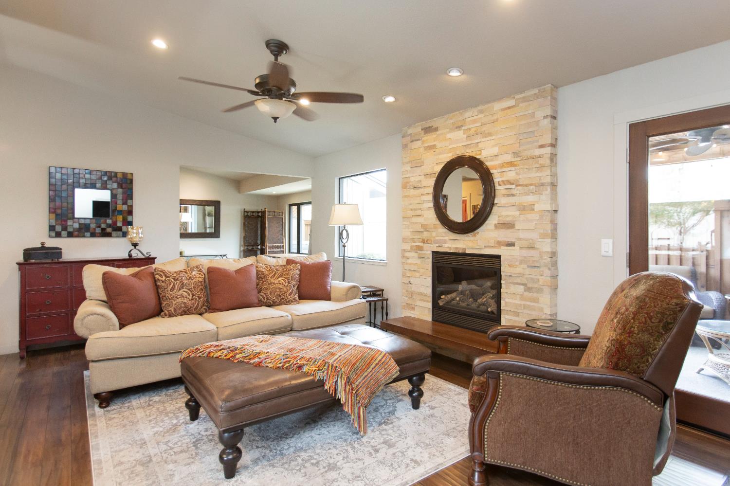 668 Shadowview Ct, Turlock, CA 95382-0950