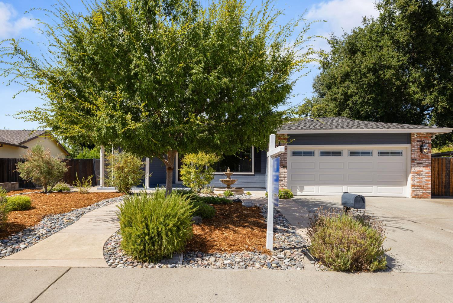6762 Starboard Way, Sacramento, CA 95831-2414