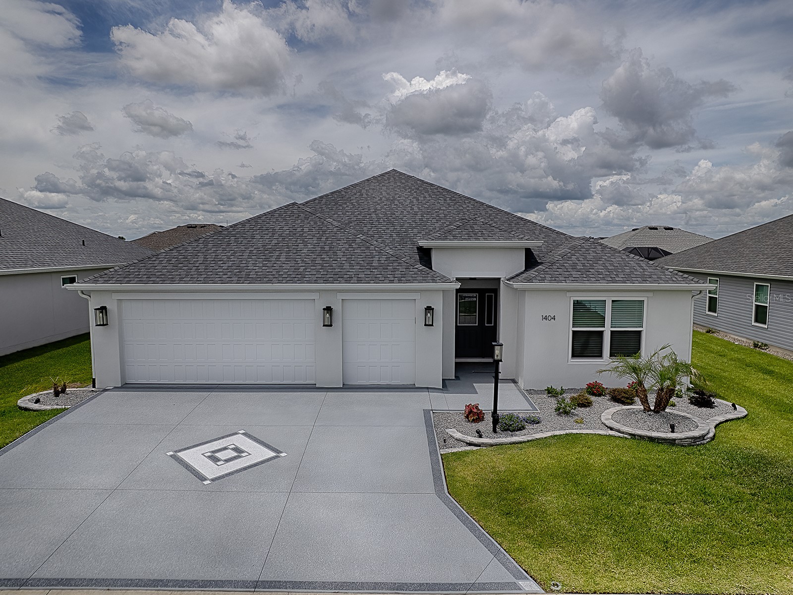 1404 HEARNS LOOP