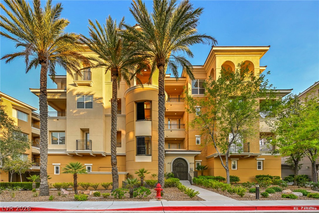 9219 Tesoras Drive 302