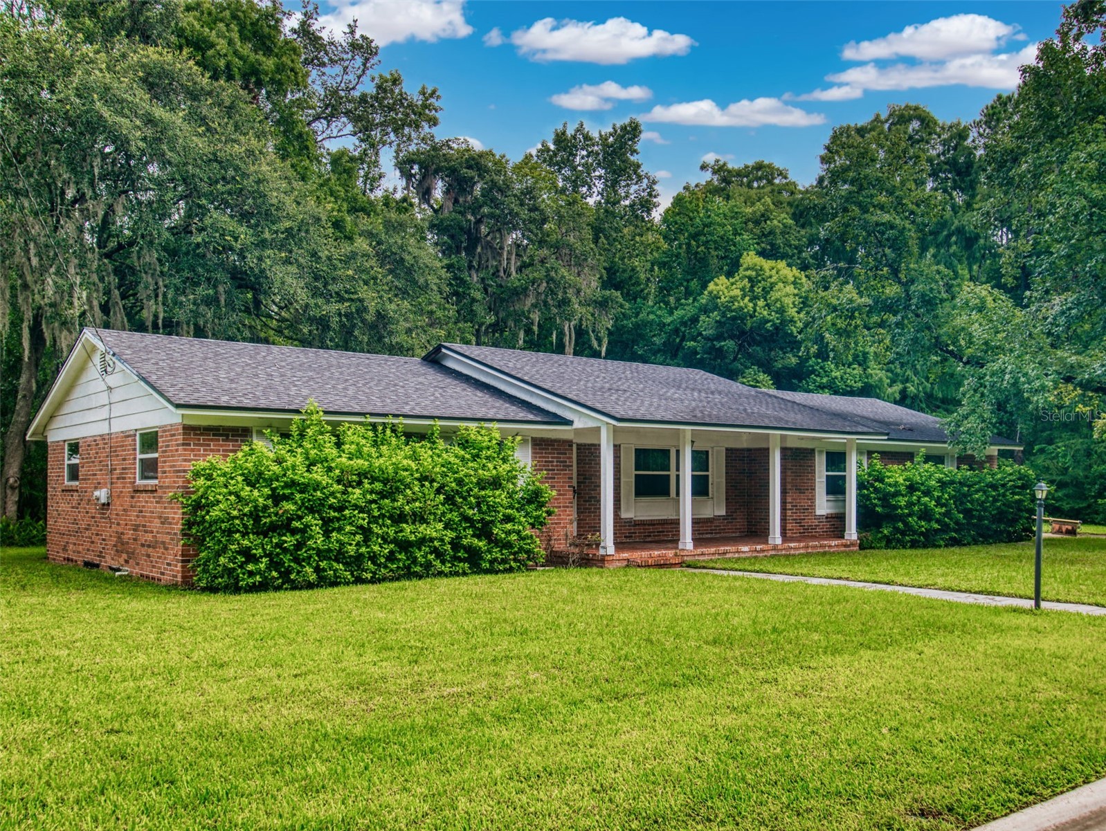 609 CLAIRE LANE