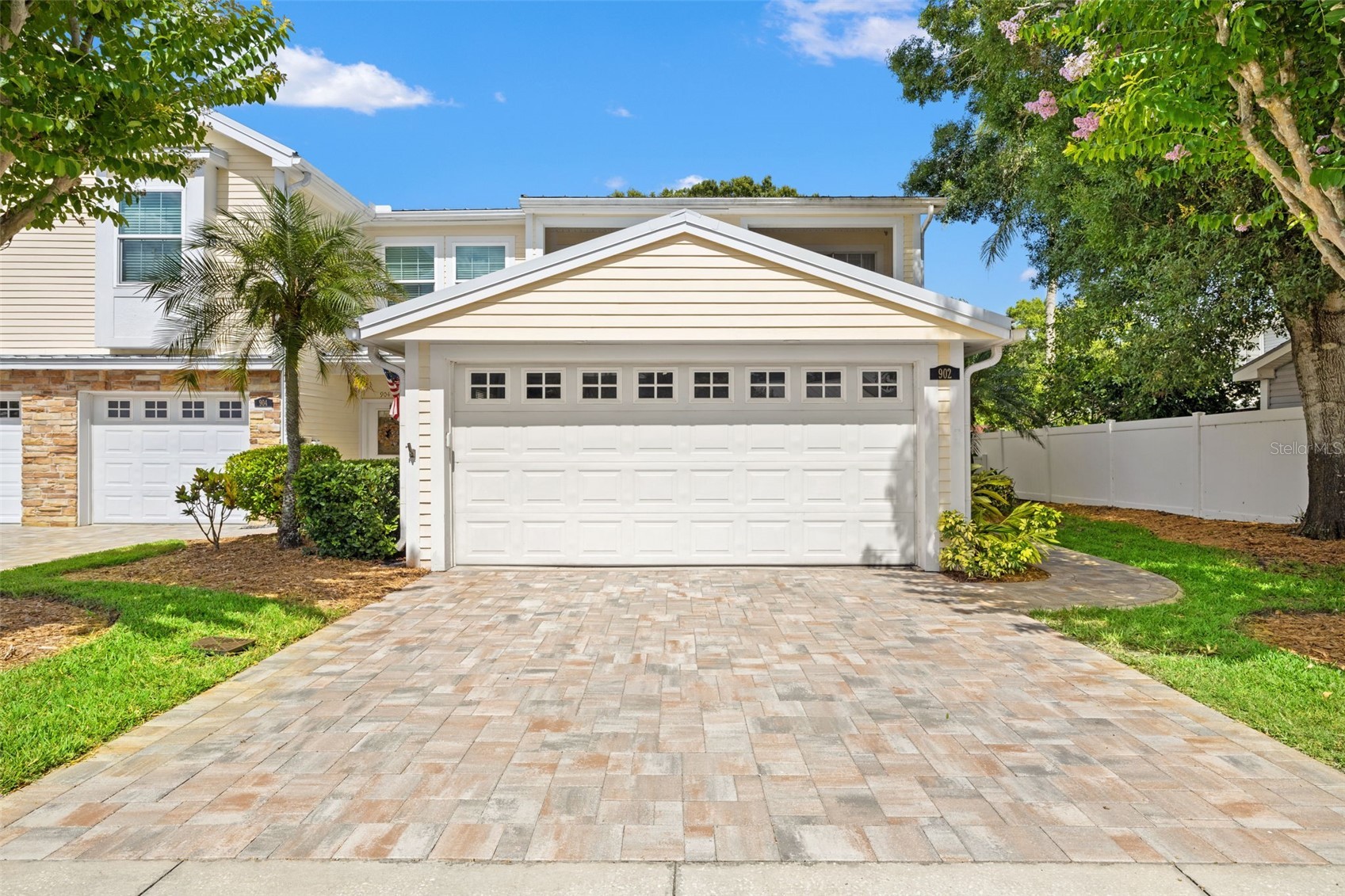 902 WOODBRIDGE COURT