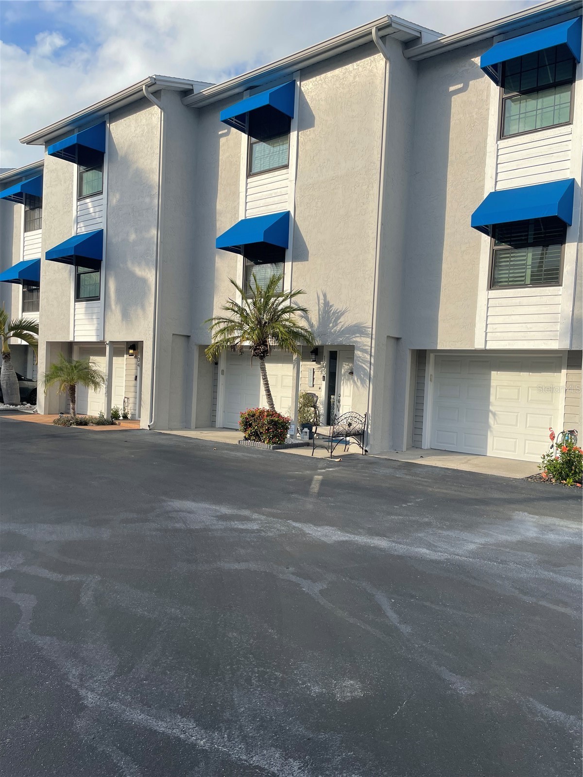 745 PINELLAS BAYWAY S 105