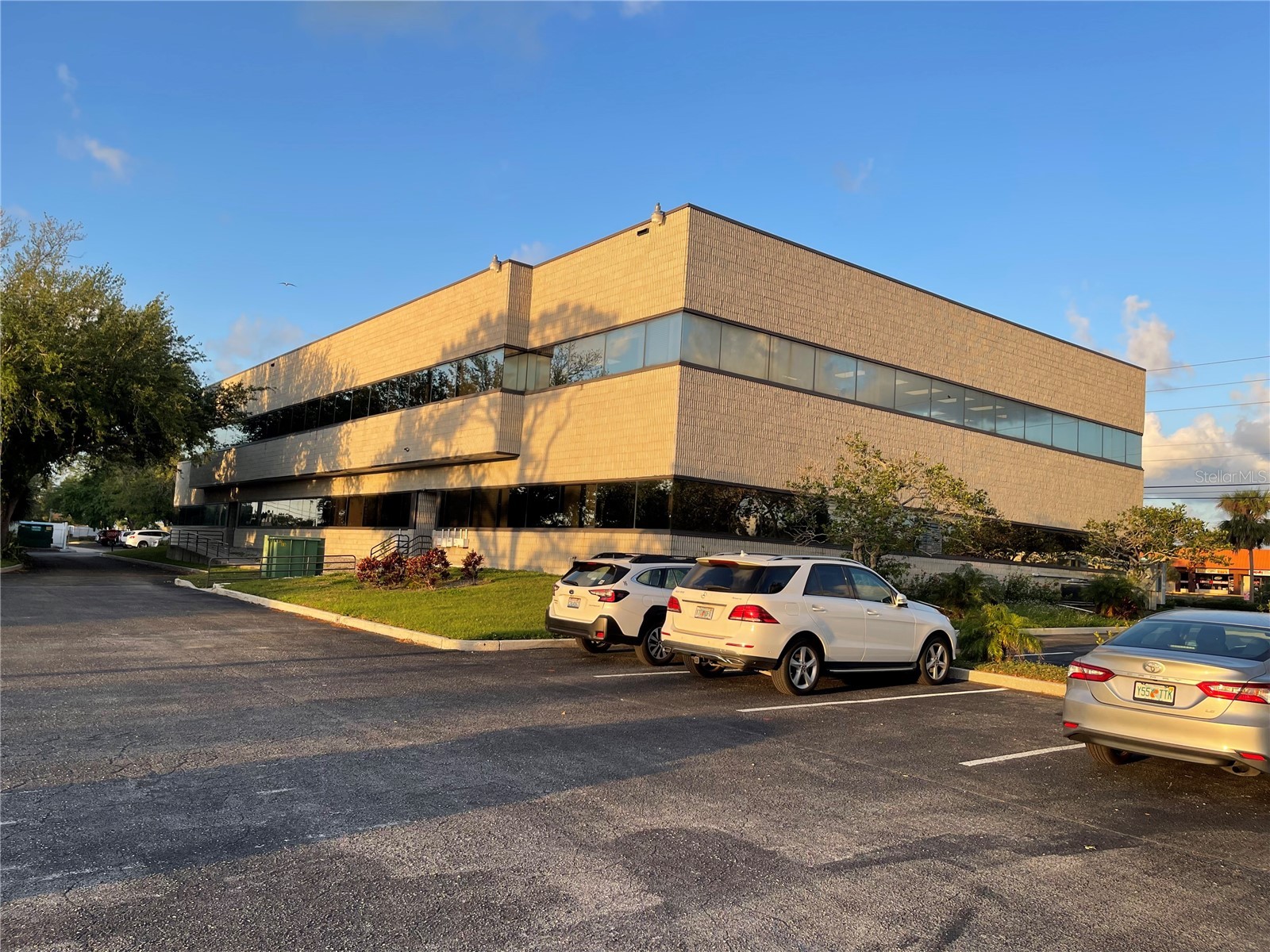 9555 SEMINOLE BOULEVARD 001