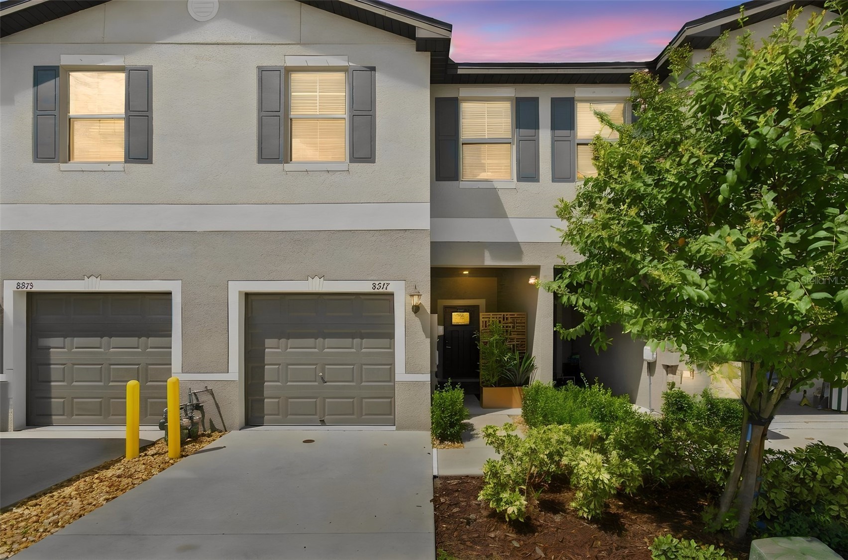 8217 CRESCENT OAKS DRIVE