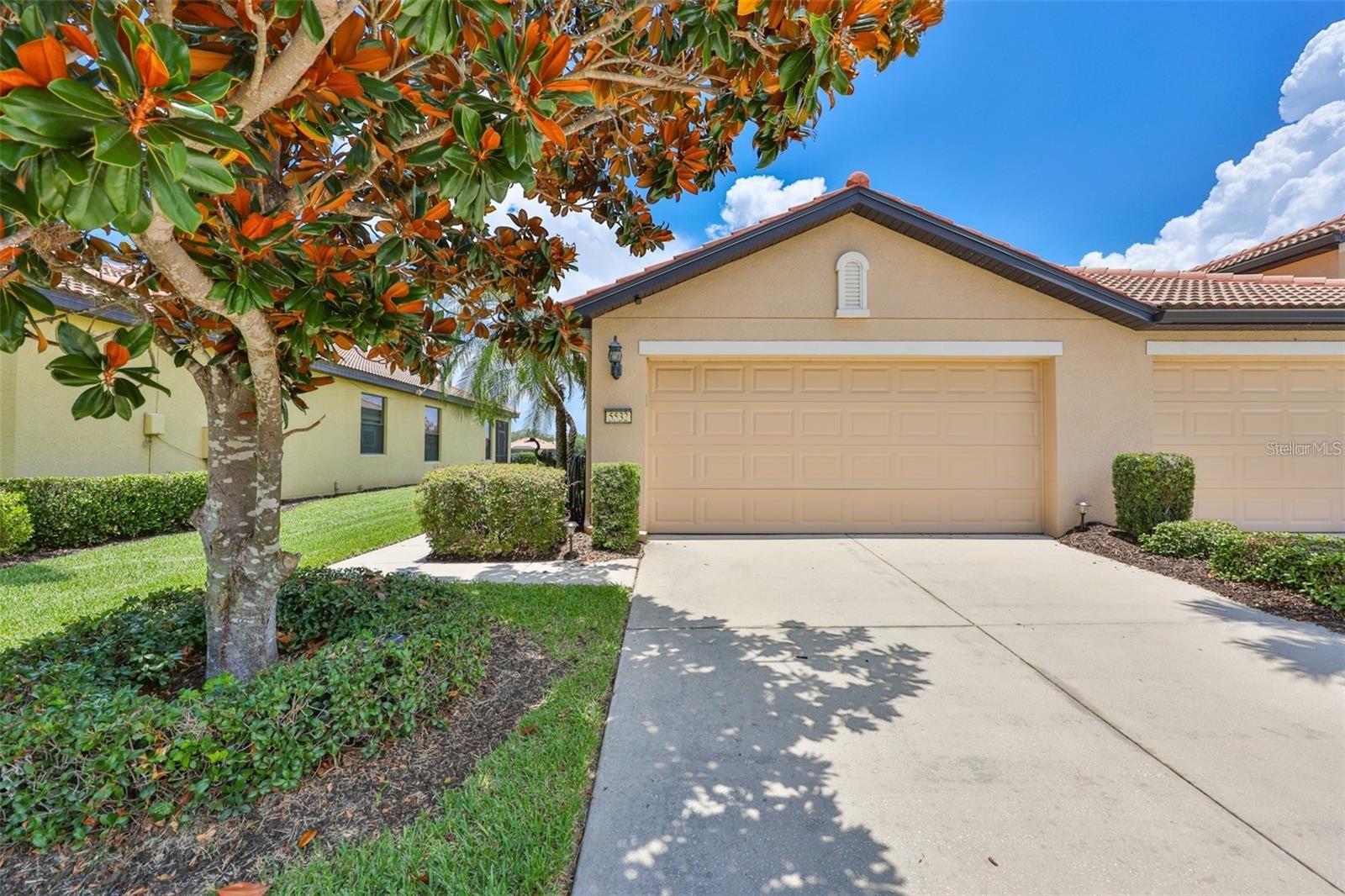5532 SUNSET FALLS DRIVE