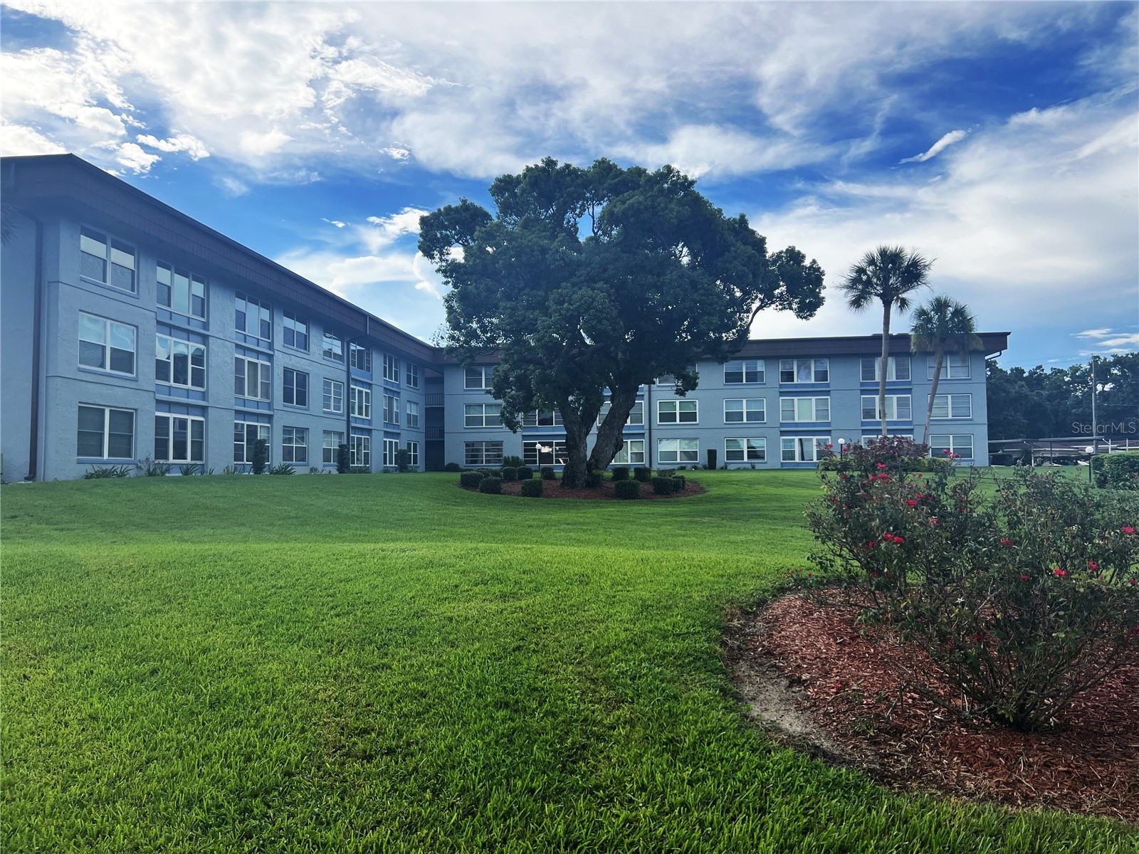333 LAKE HOWARD DRIVE NW 302B