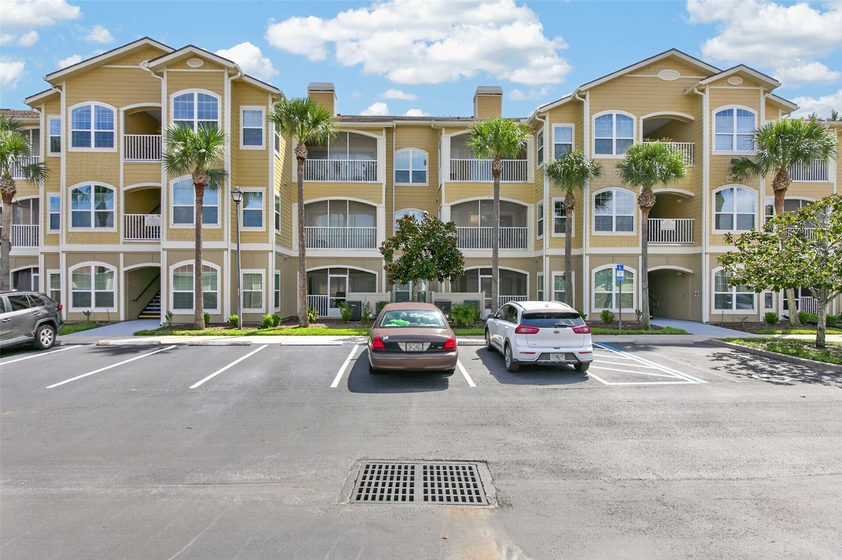 275 OLD VILLAGE CENTER CIRCLE 6311