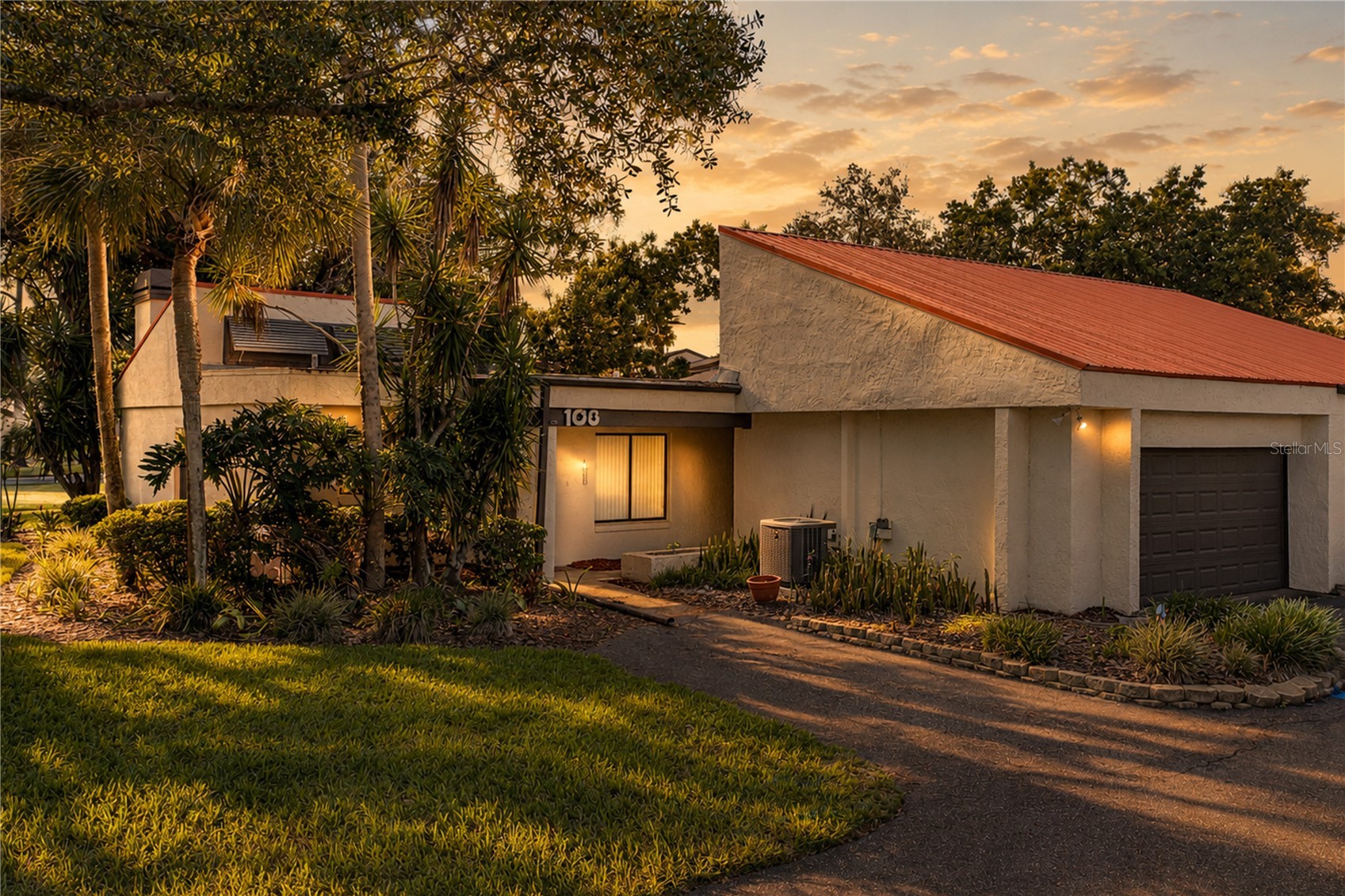 108 CAPRI COURT N