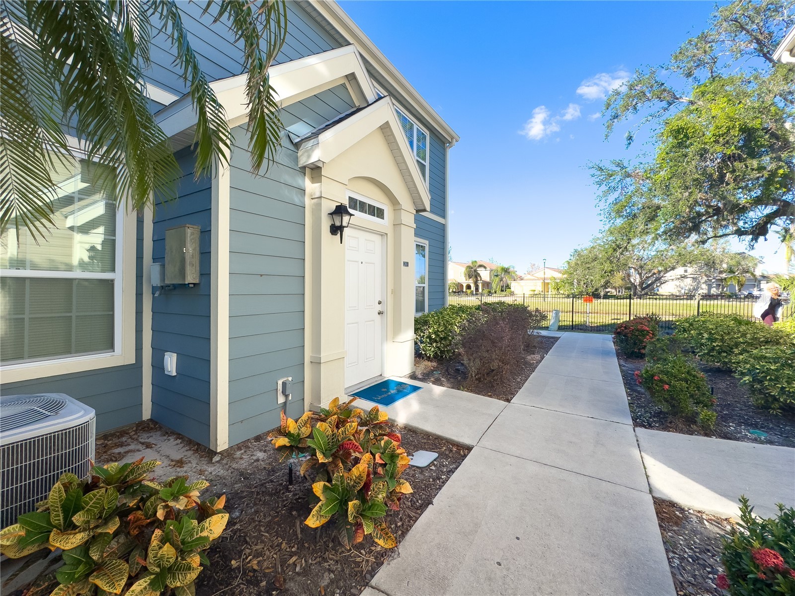 5521 ROSEHILL ROAD 203