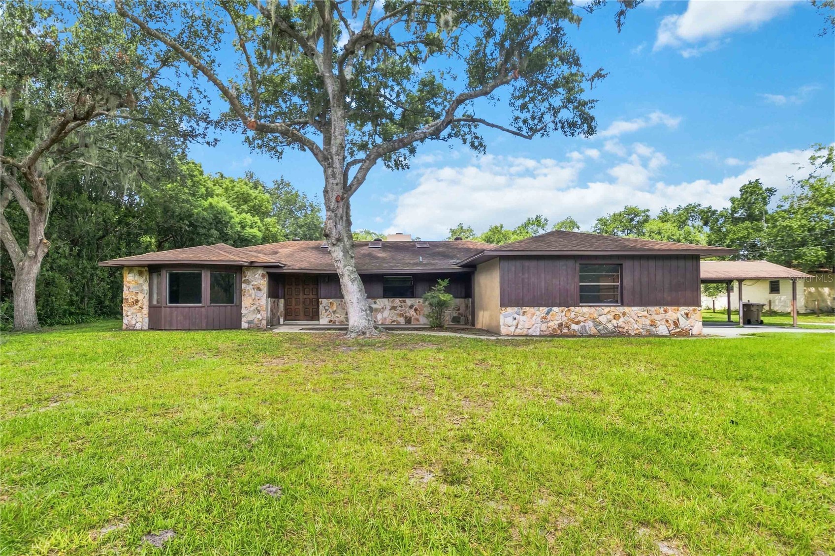 1850 PALMETTO DRIVE