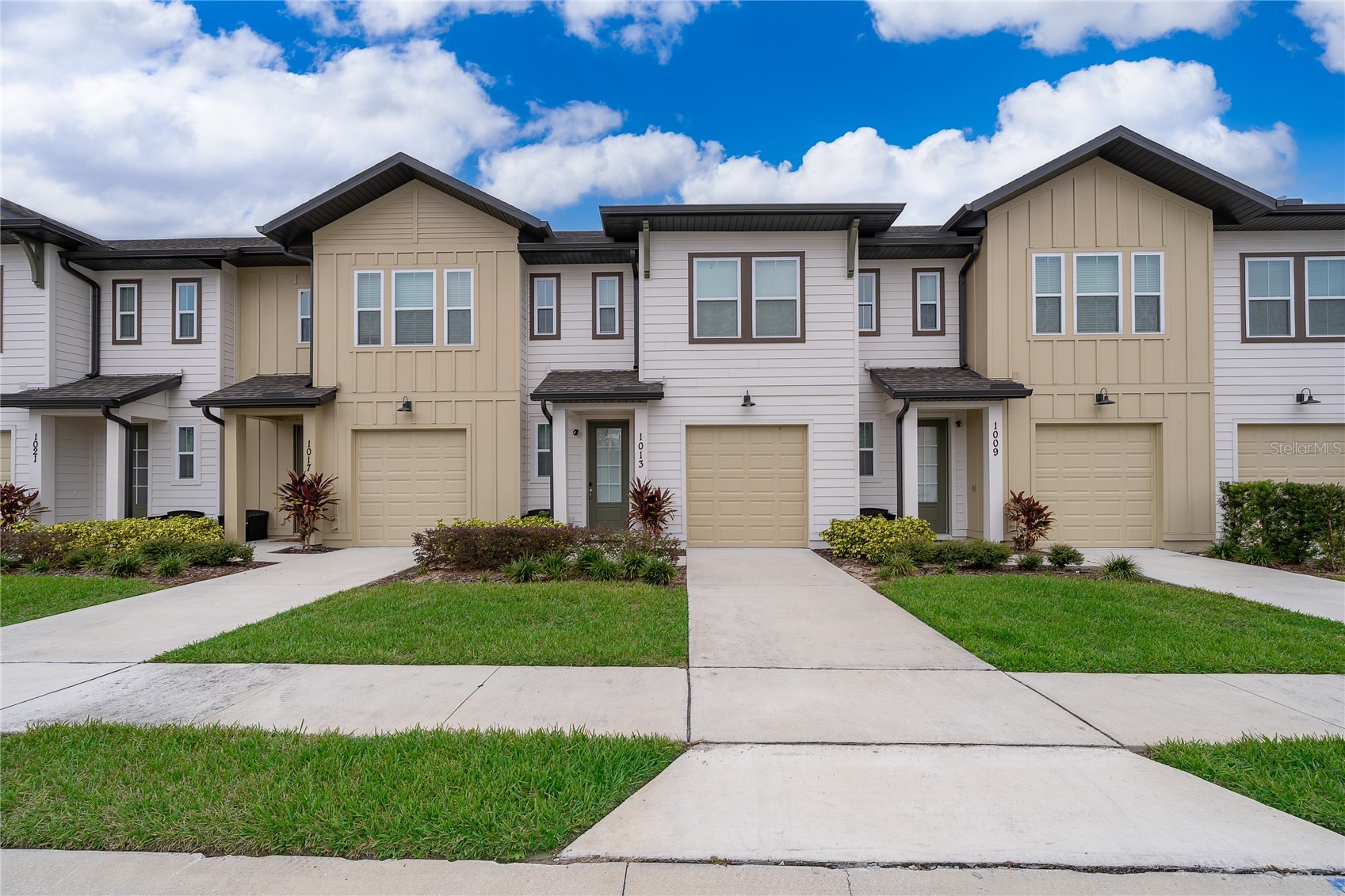 1013 PLANTATION LANE
