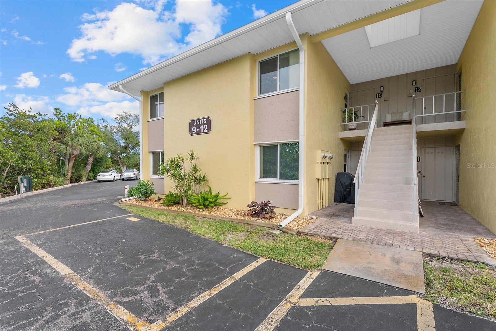 101 LOUELLA LANE 10