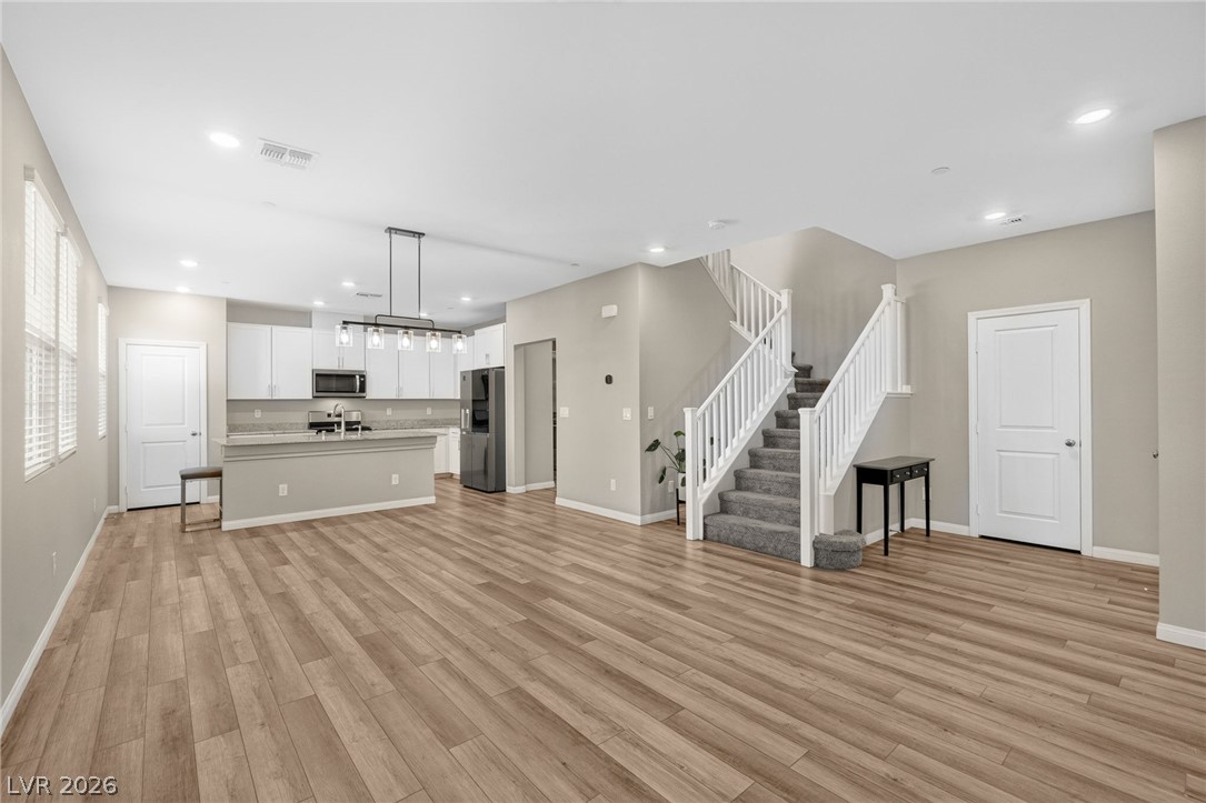 2435 Bellinzona Place