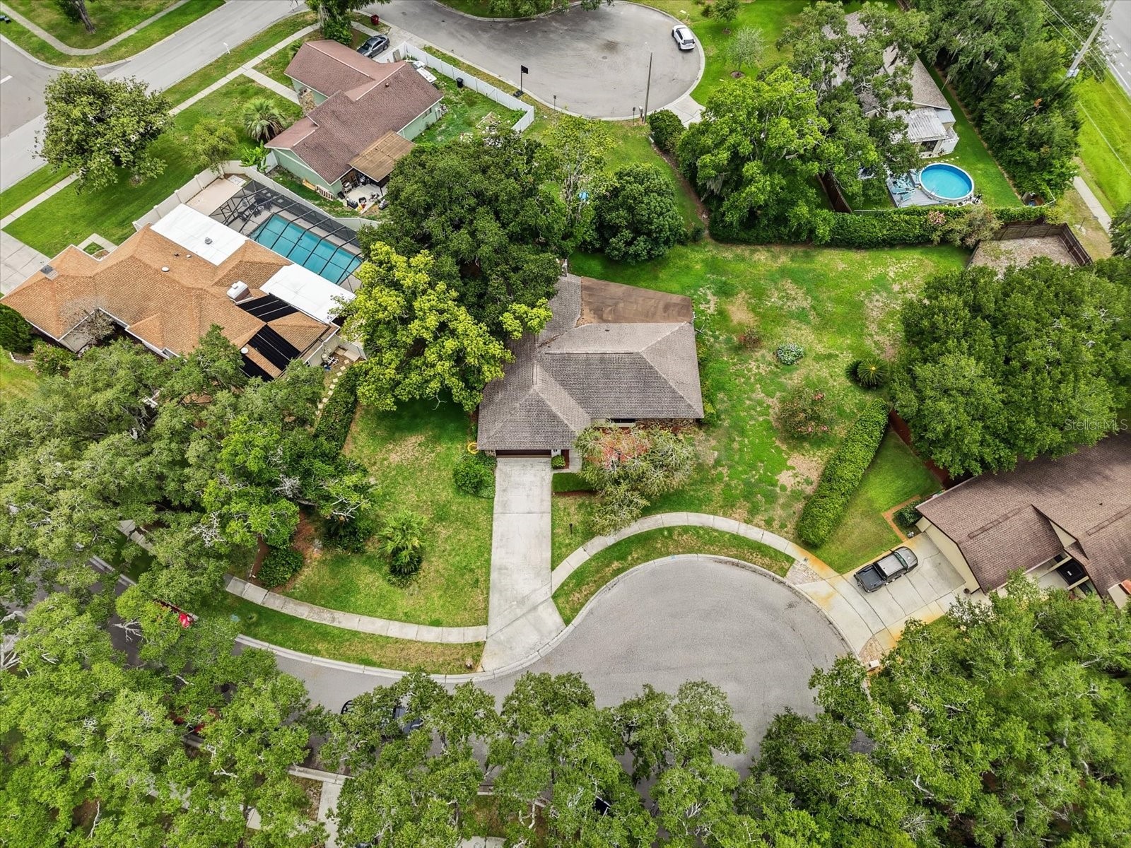 1405 LAUREL COURT