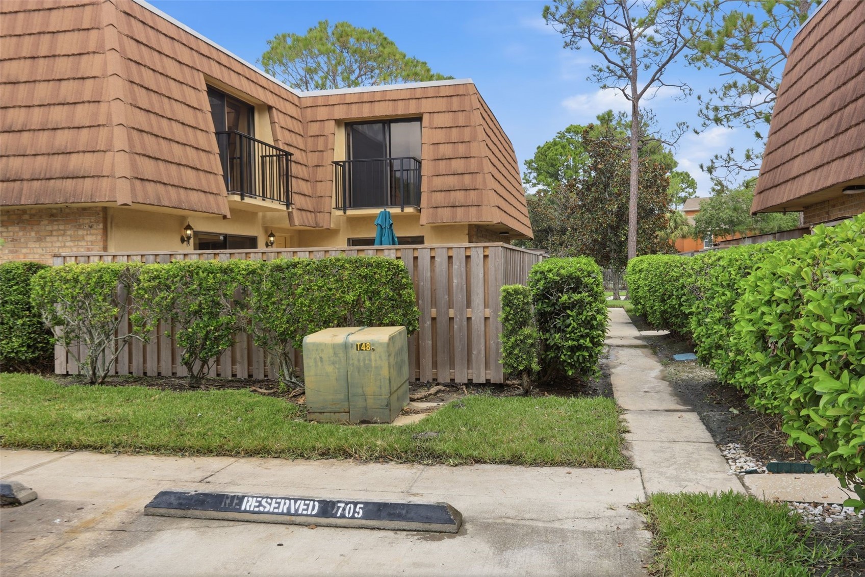 5256 CYPRESS COURT 703
