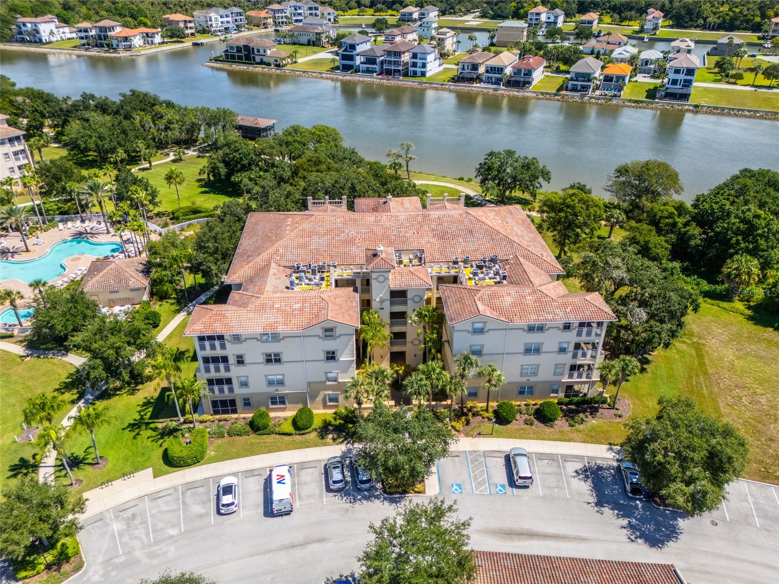 115 RIVERVIEW BEND S 2123