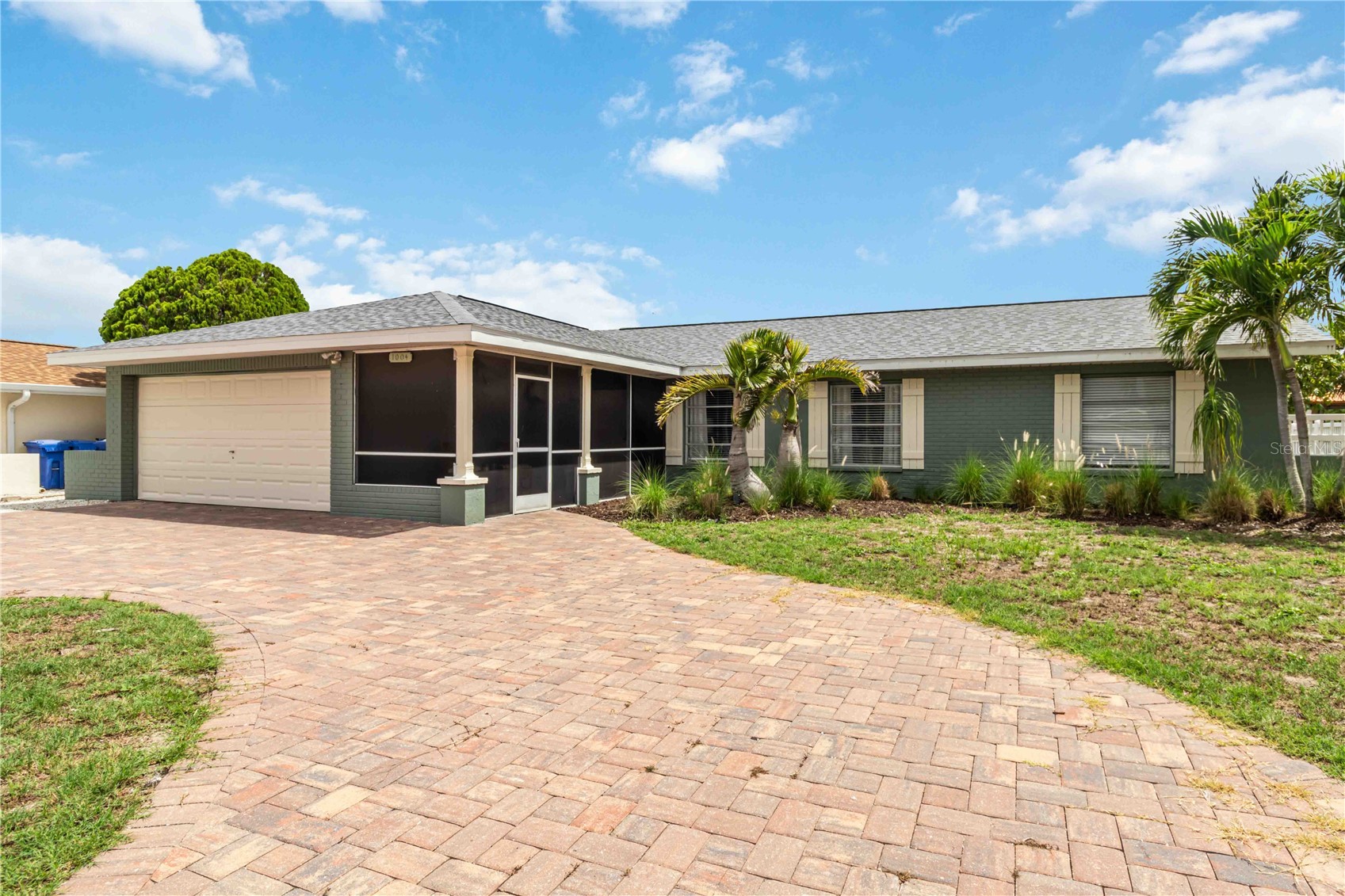 1004 SPINDLE PALM WAY