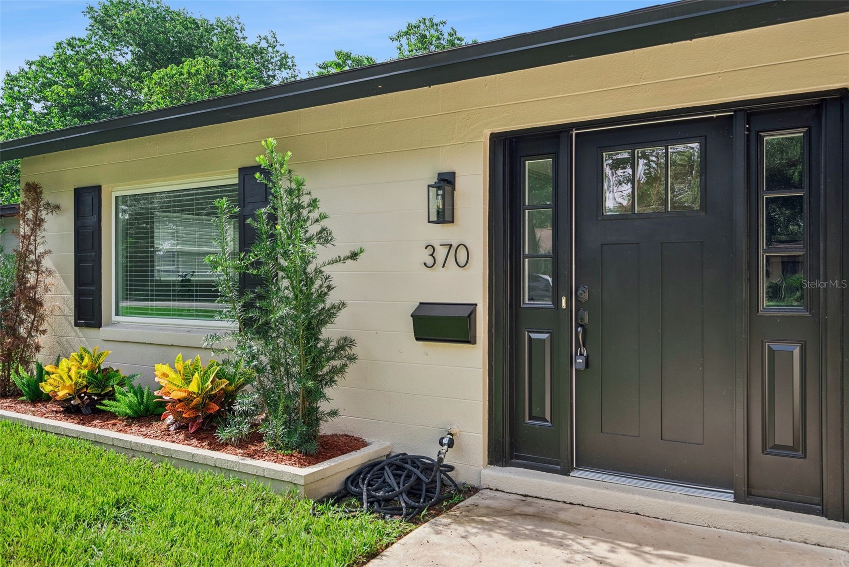 370 SULTANA LANE