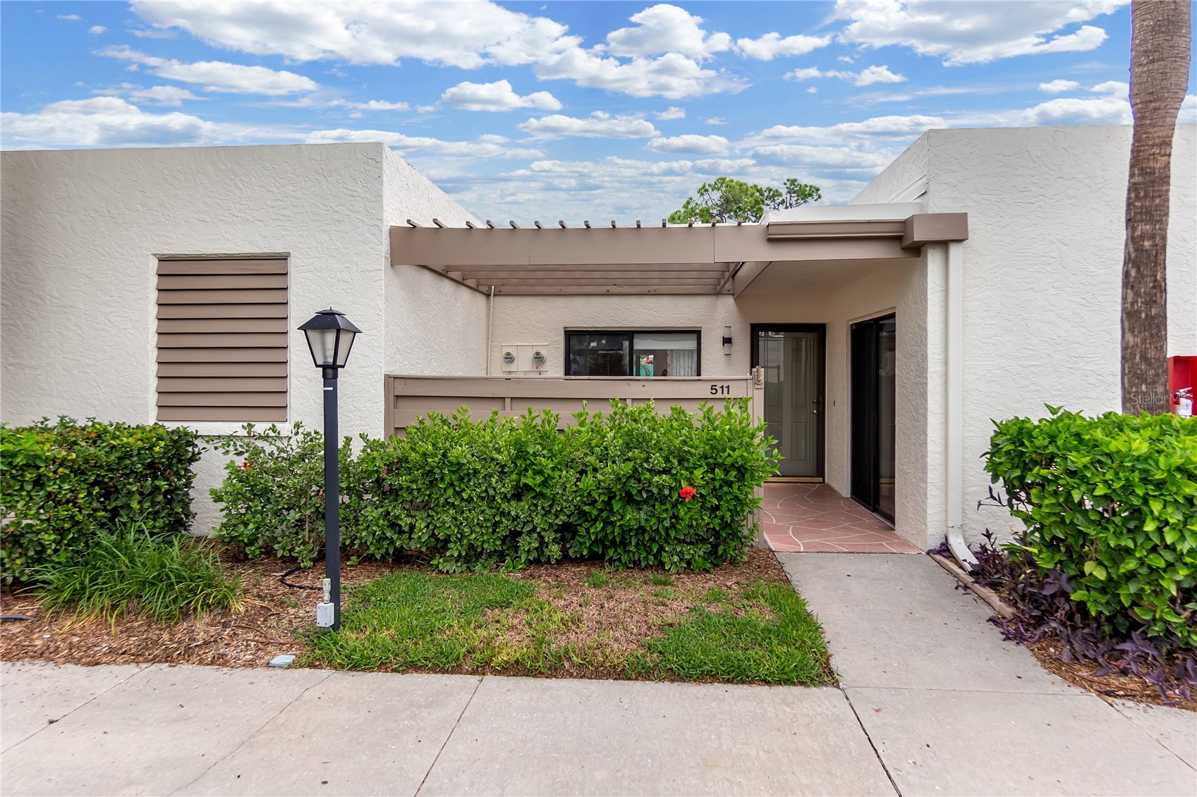 511 LAKESIDE DRIVE 511