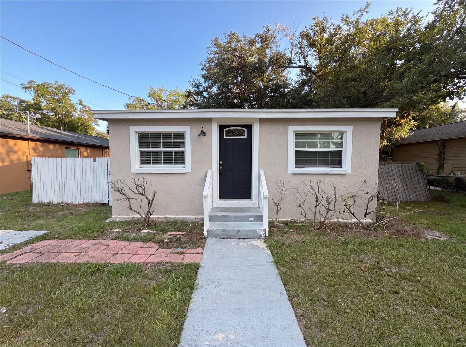 1506 W 16TH STREET