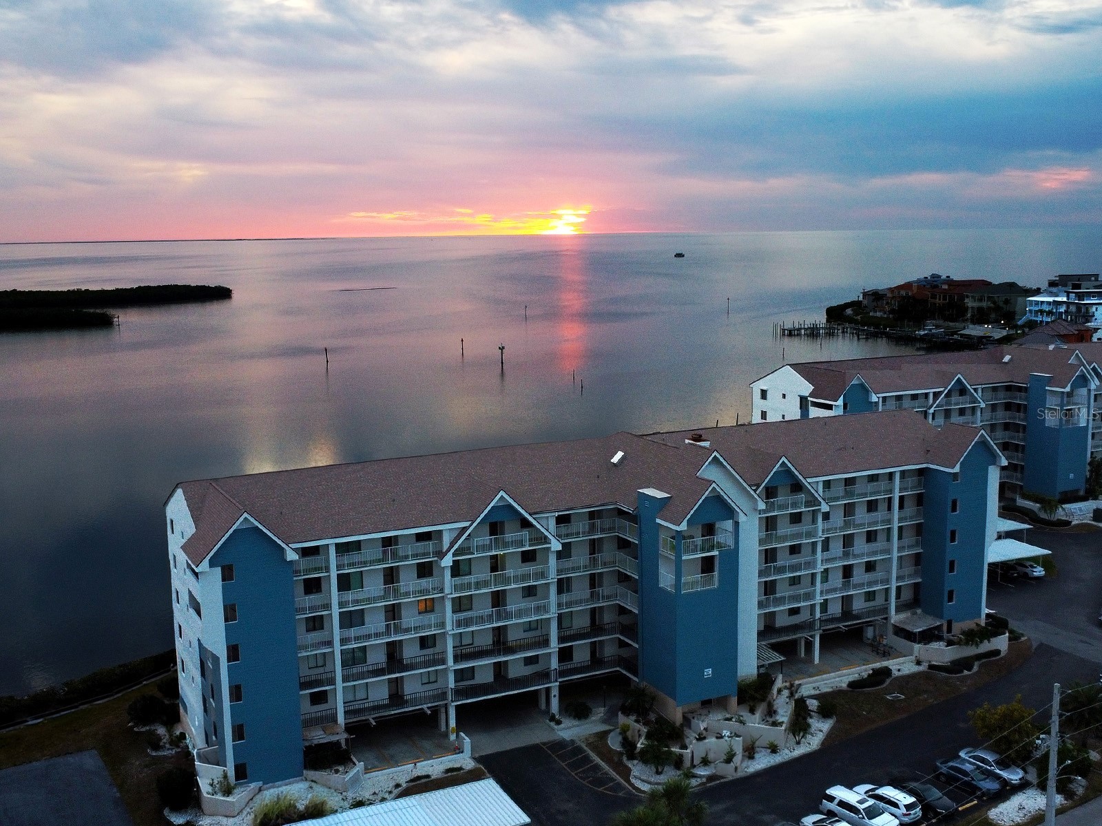 4620 BAY BOULEVARD 1122