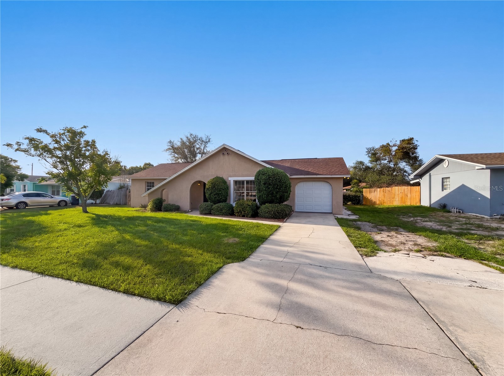880 FRUITLAND DRIVE