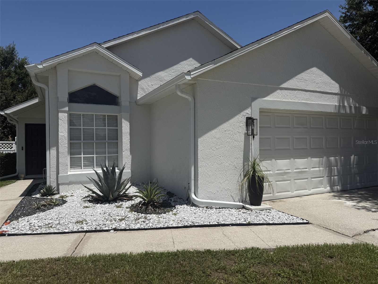 2916 CANOE CIRCLE