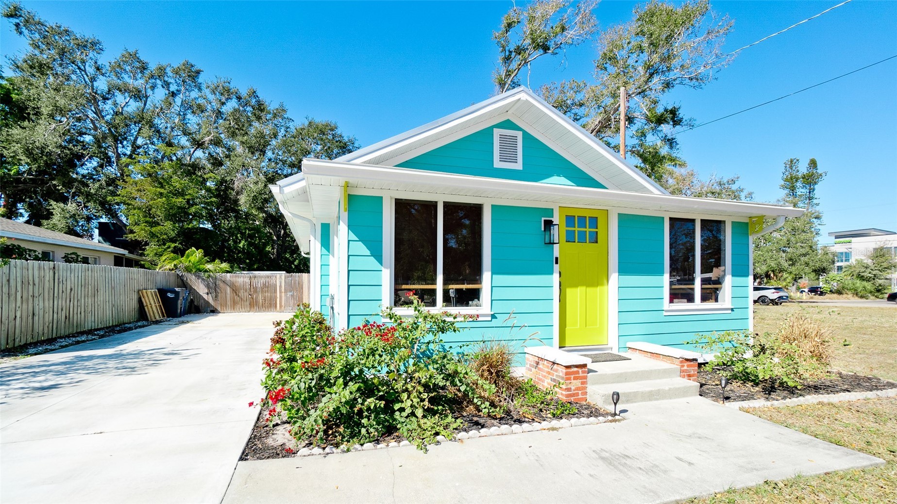 522 37TH STREET W