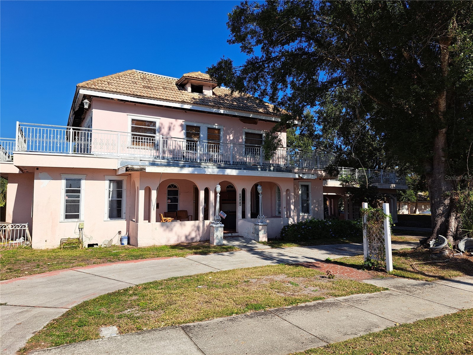 4715 BEACH BOULEVARD