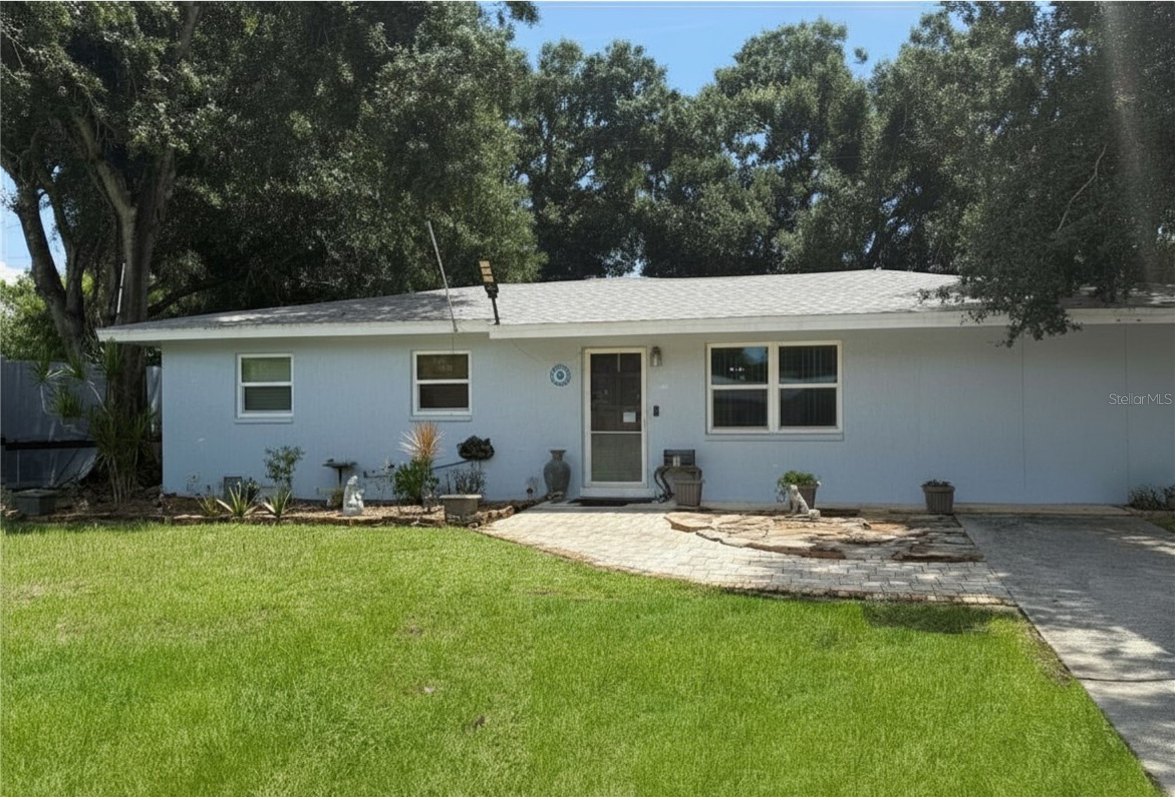 2143 AMANDA DRIVE