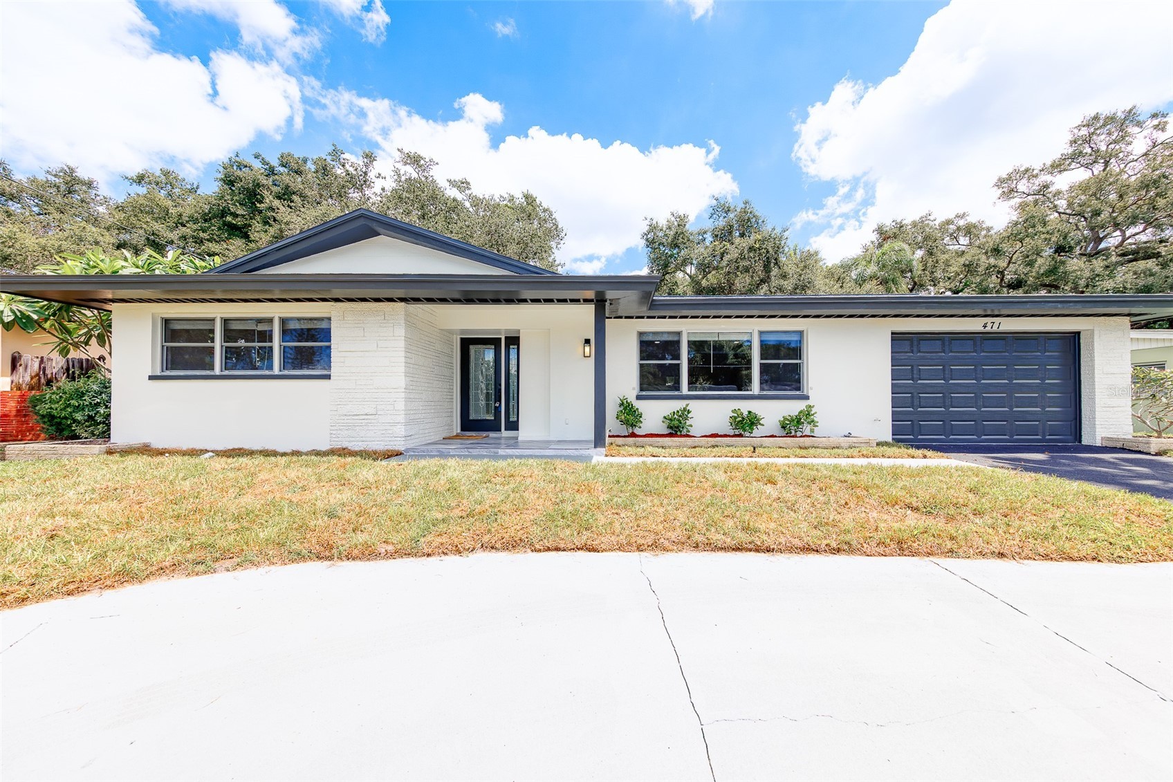 471 SIERRA CIRCLE E