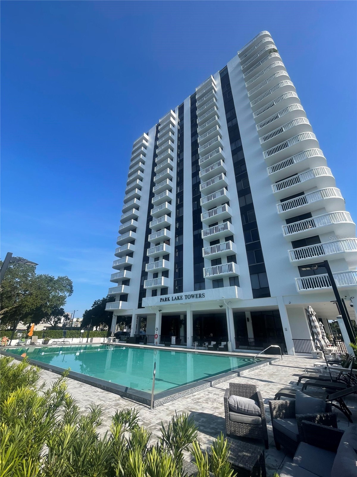 400 E COLONIAL DRIVE 402