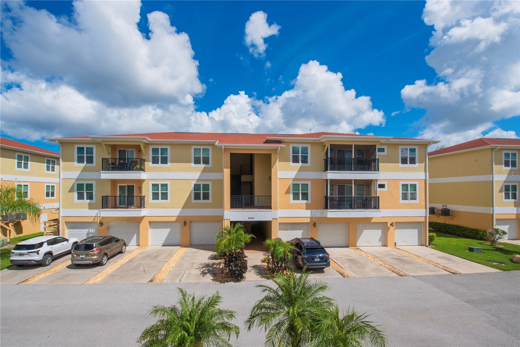 5065 ROYAL PALMS WAY 303