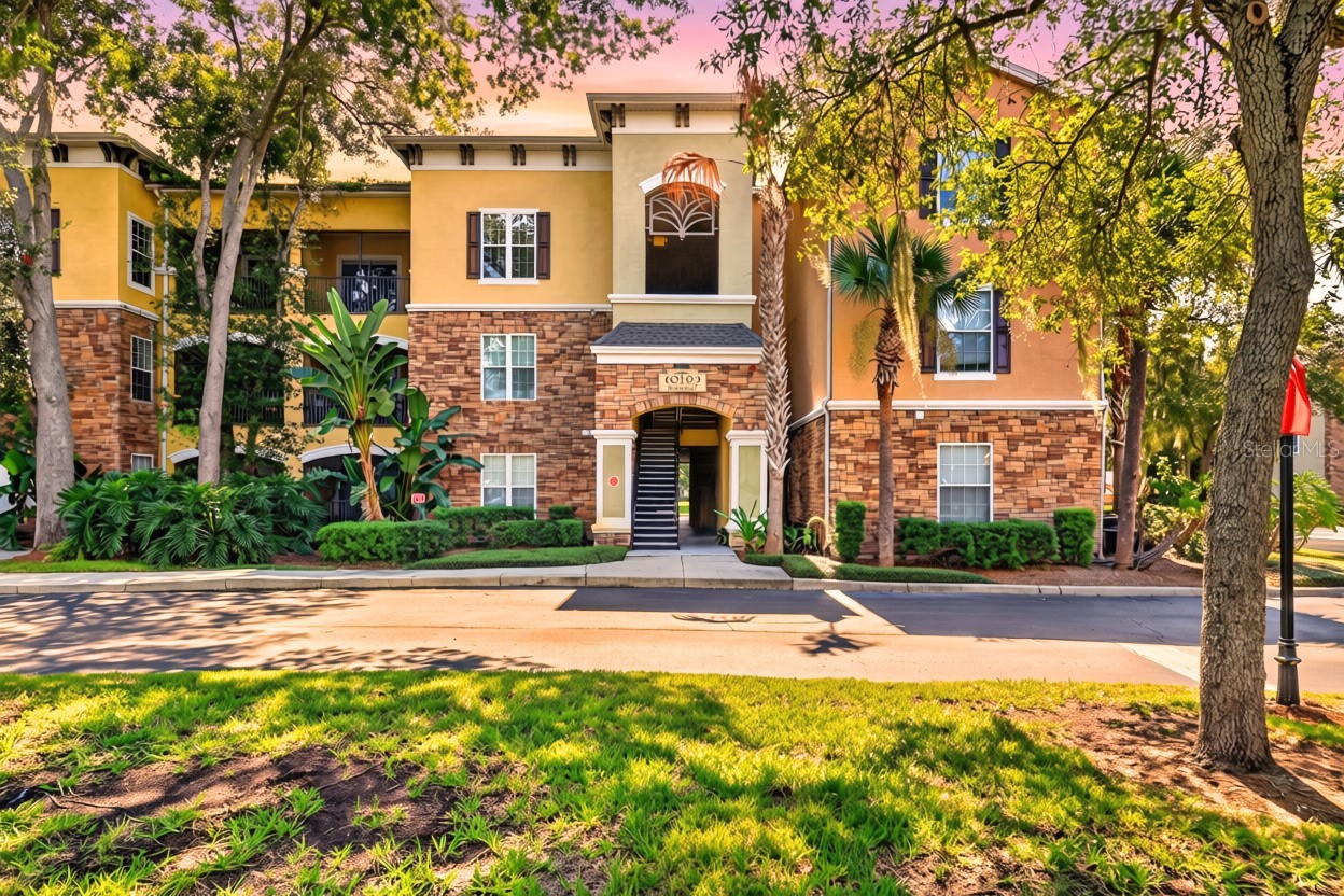 10103 COURTNEY OAKS CIRCLE 302