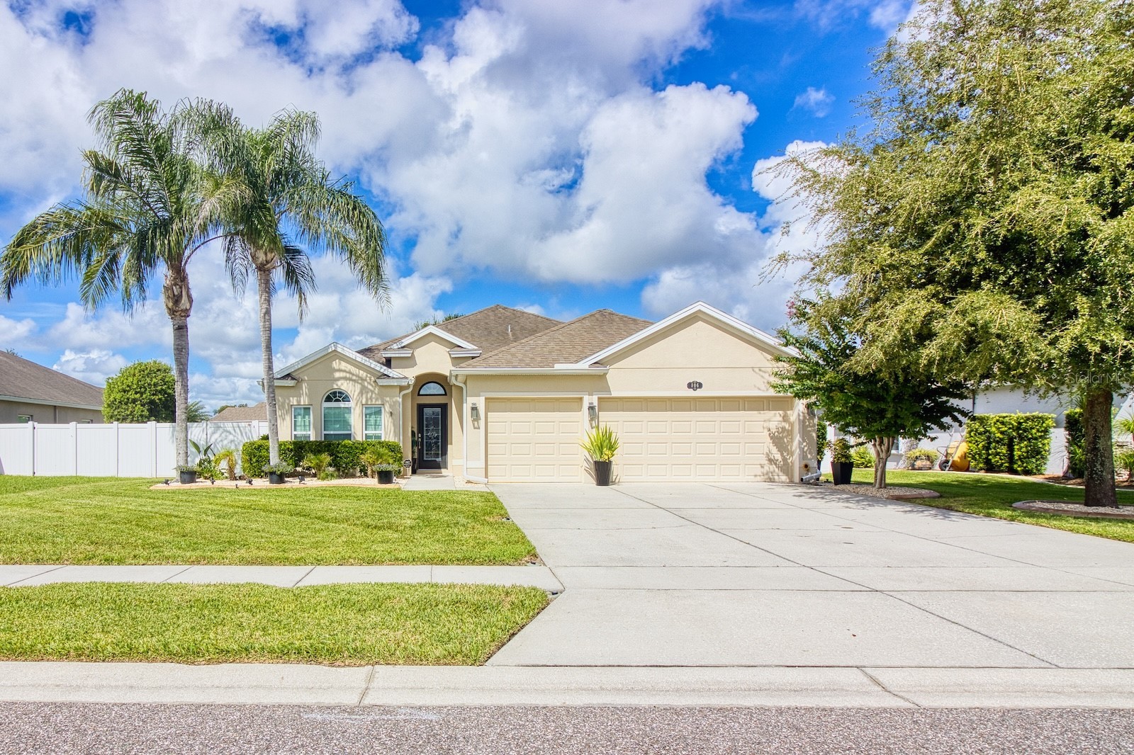 806 SNAPDRAGON DRIVE