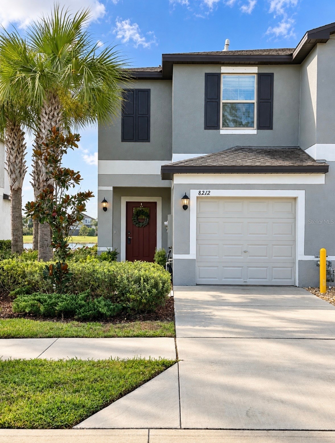 8212 CRESCENT OAKS DRIVE
