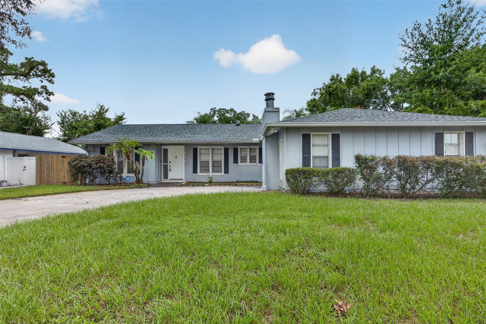 7606 WAUNATTA COURT