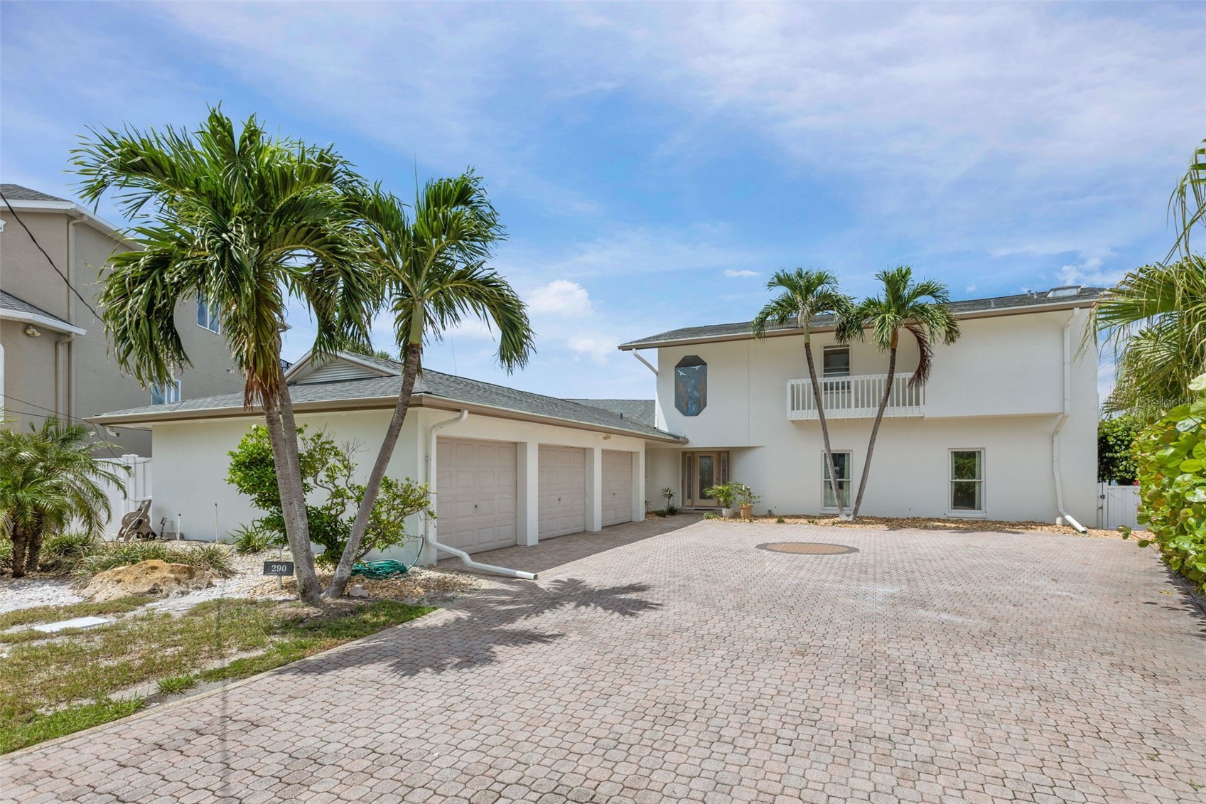 290 BAYSIDE DRIVE