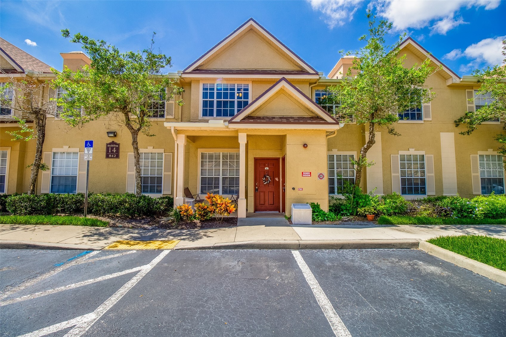 842 GRAND REGENCY POINT 202