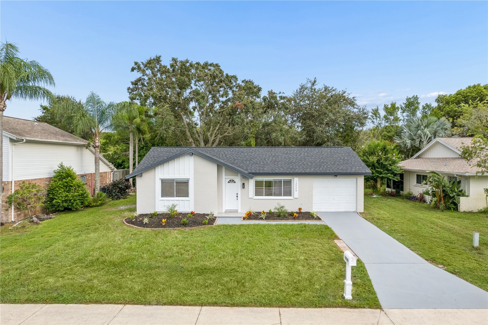12220 MEADOWBROOK LANE