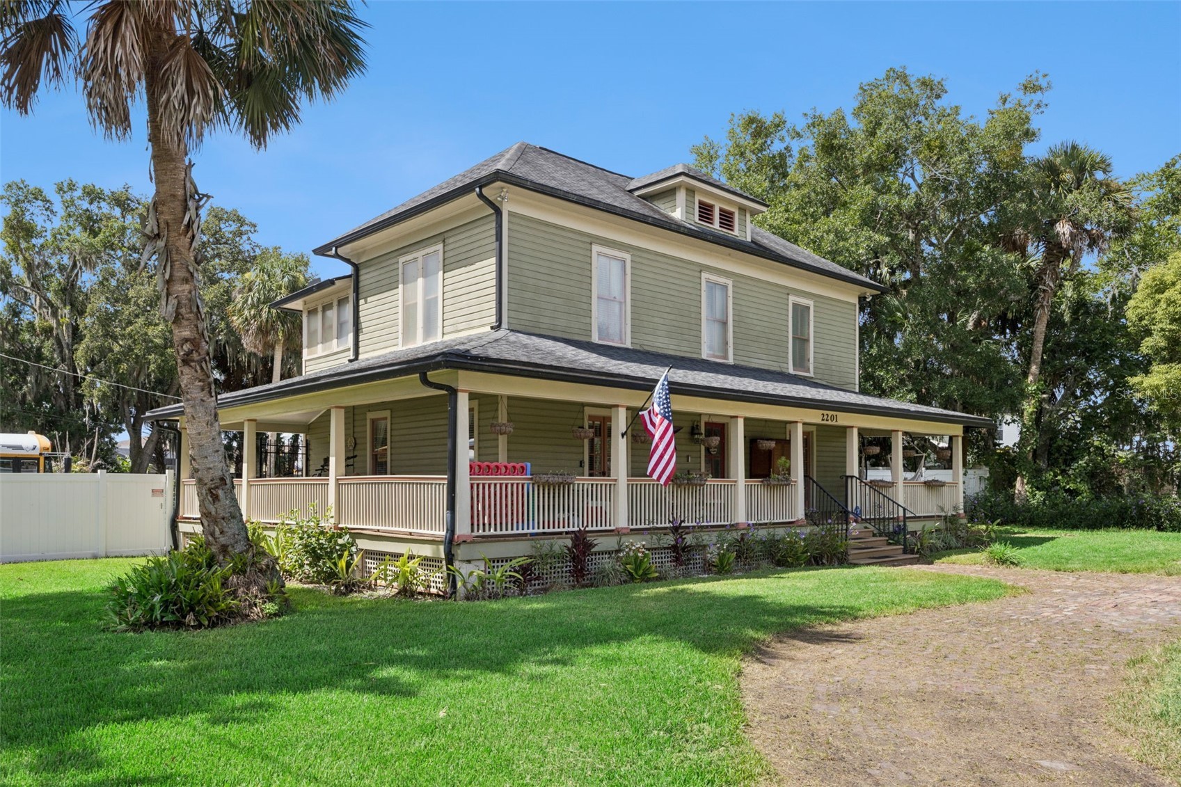 2201 CELERY AVENUE