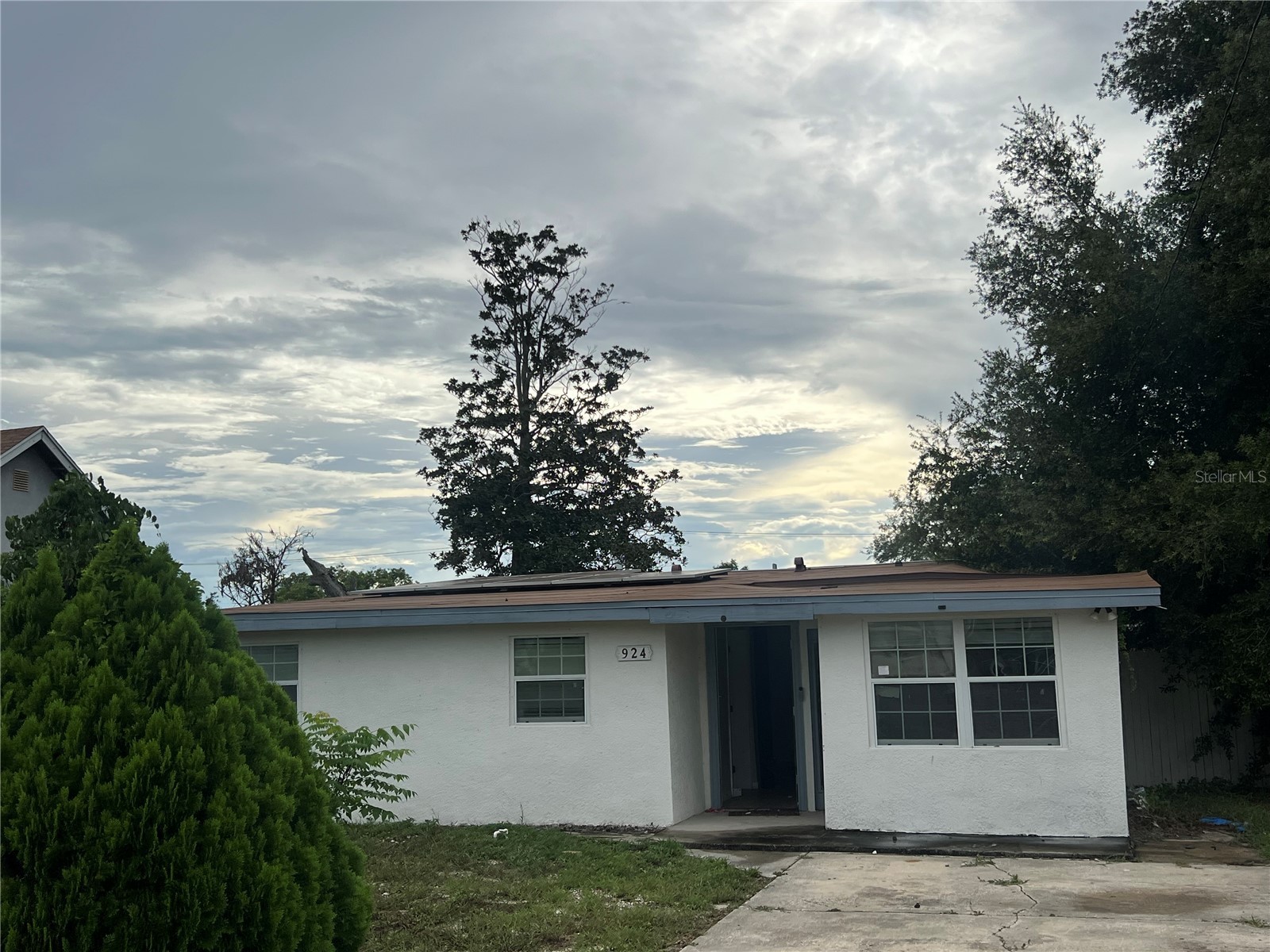 924 FERNDELL ROAD