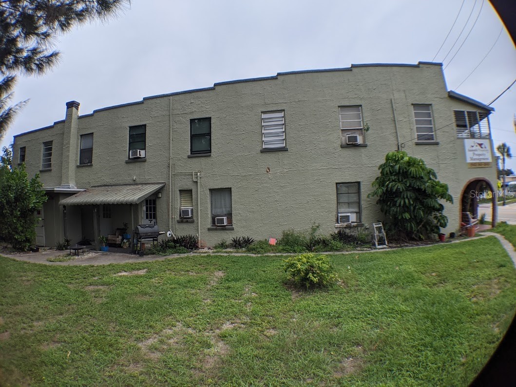 401 COLONIA LANE E 15