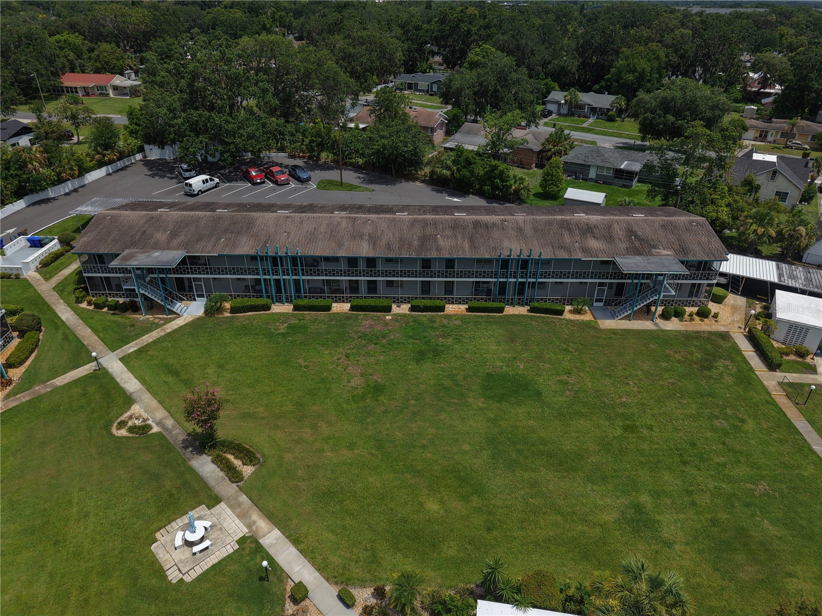 1600 W LAKE PARKER DRIVE B23