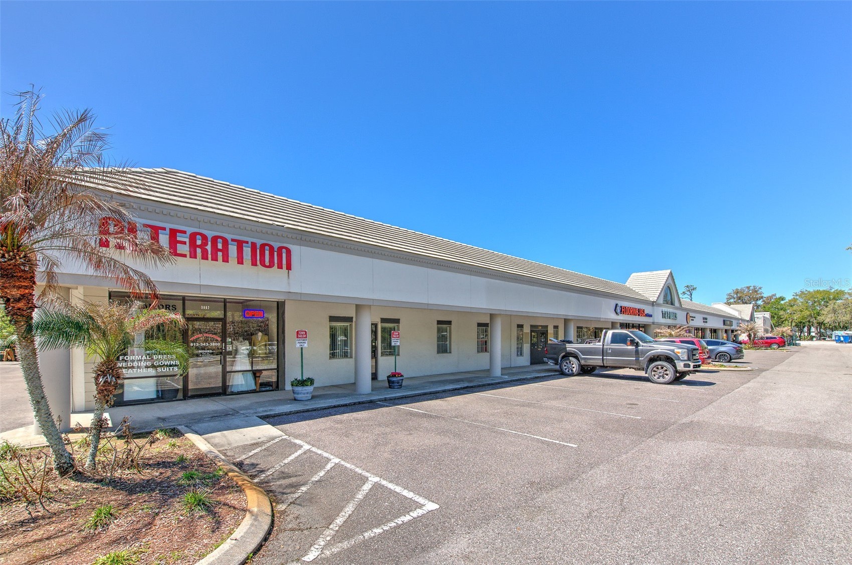 3662 LITHIA PINECREST ROAD