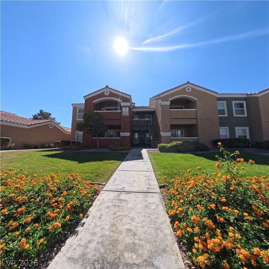 8101 West Flamingo Road 2013