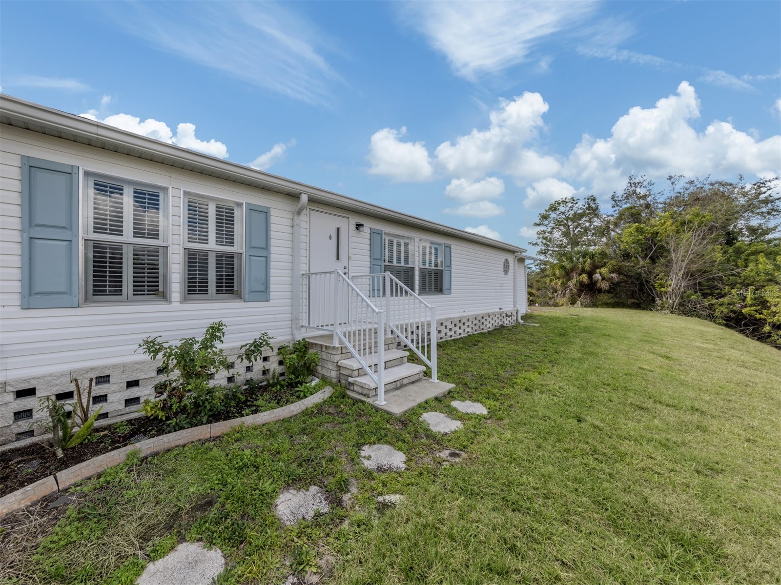 583 PORTSIDE DRIVE
