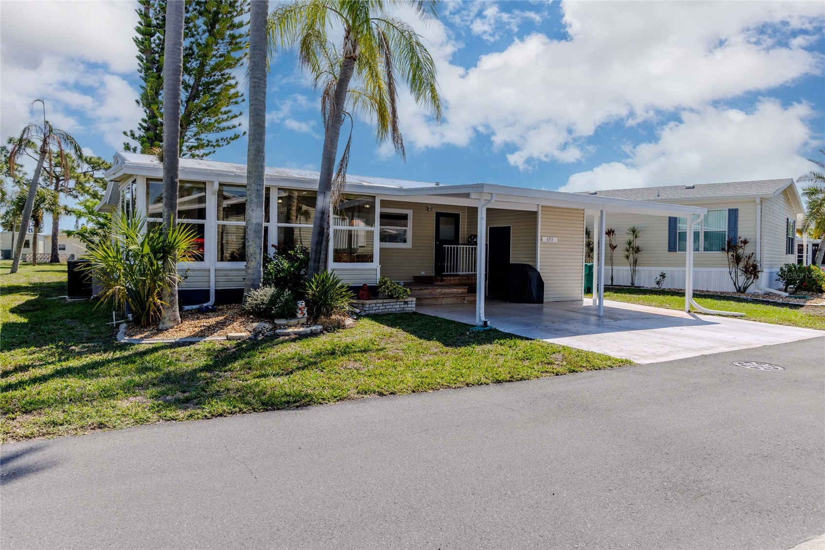 2100 KINGS HIGHWAY CRESCENT 693