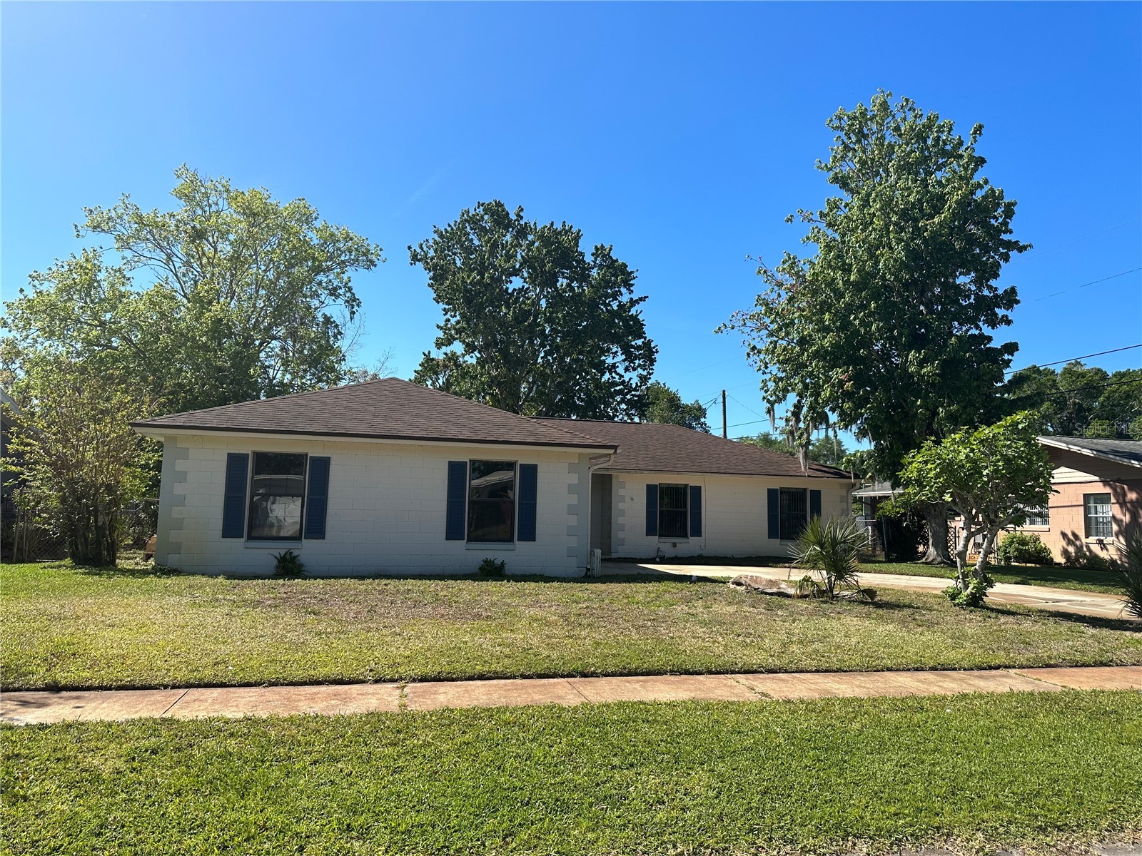 1795 S LILAC CIRCLE